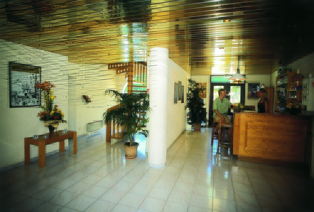 Hotel Lou Paouvadou Sainte-Maxime Exterior photo